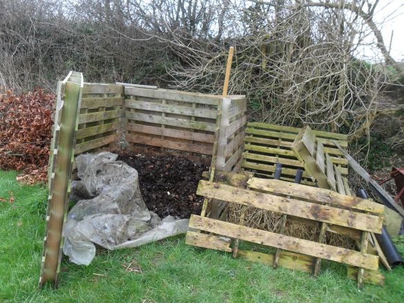 wooden pallet compost enclosure