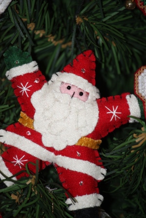 Handmade (not by me) Santa