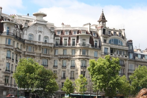 I loved the buildings along the Seine...