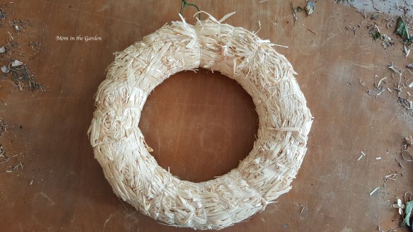 straw wreath frame